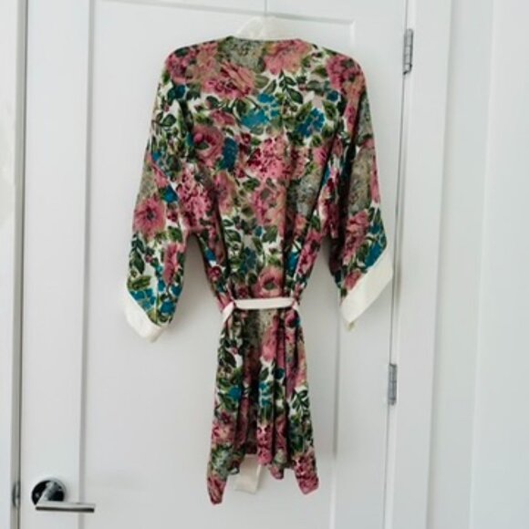 Vintage Floral Victoria's Secret Robe, One Size - Picture 7 of 9